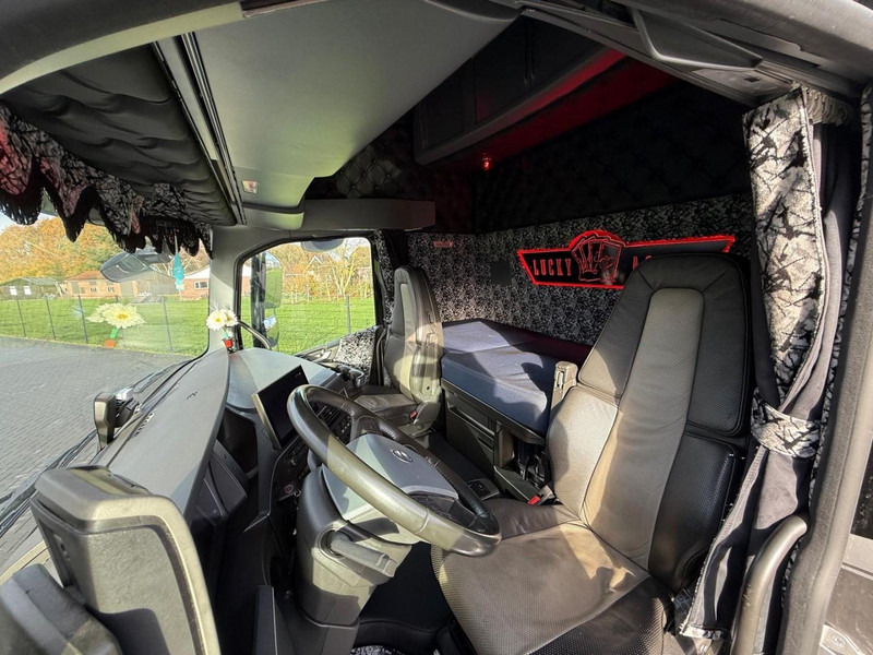 Tracteur routier Volvo FH 13.460XL SHOW, ALCOA, INTERIEUR, ALS NIEUW, PUSHER, TOP.: photos 19 Tracteur routier Volvo FH 13.460XL SHOW, ALCOA, INTERIEUR, ALS NIEUW, PUSHER, TOP.: photos 19