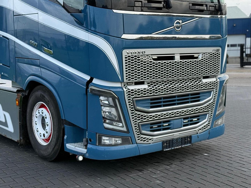 Volvo FH16.650 VOLLUCHT, HYDRAULIEK, SHOW INTERIEUR, DYNAMIC STEERING. - Tracteur routier: photos 2 Volvo FH16.650 VOLLUCHT, HYDRAULIEK, SHOW INTERIEUR, DYNAMIC STEERING. - Tracteur routier: photos 2