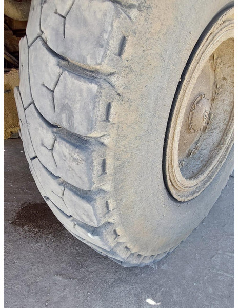 Tombereau Caterpillar 777G **EPA**: photos 11