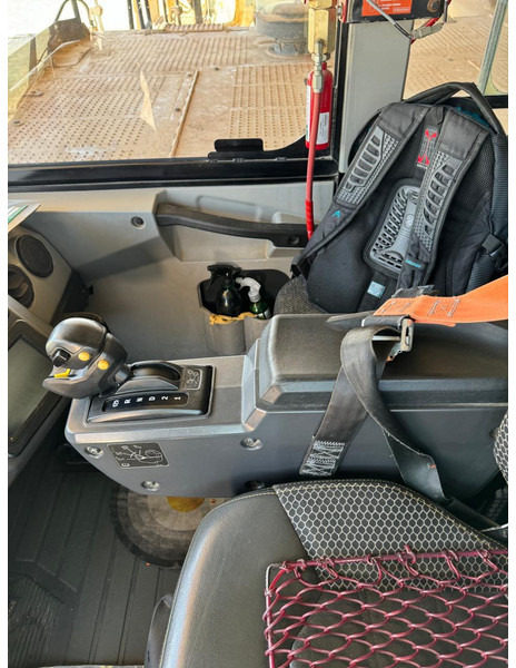 Tombereau Caterpillar 777G **EPA**: photos 17