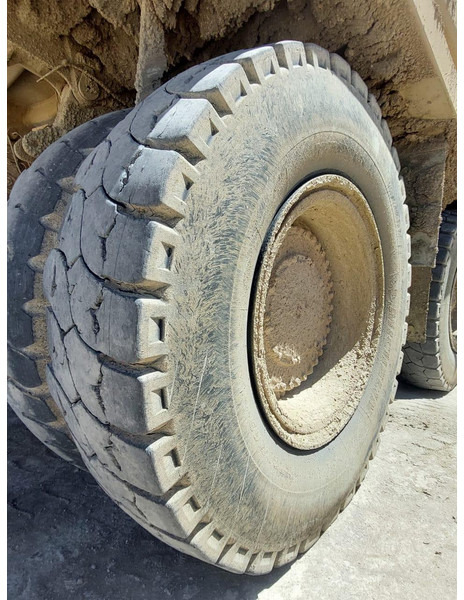 Tombereau Caterpillar 777G **EPA**: photos 9