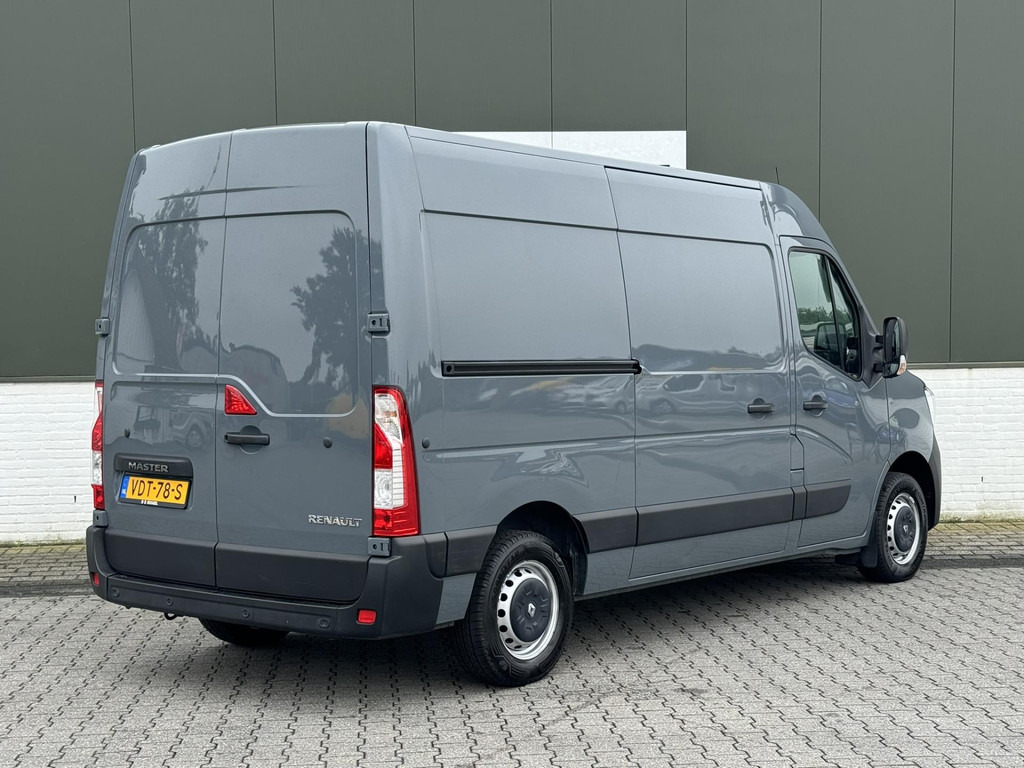 Renault Master-T35 2.3 dCi 135 L2H2 Led Navigatie Pdc Cruise Carplay Airco Bluetooth 3 Zits - Fourgon utilitaire: photos 2 Renault Master-T35 2.3 dCi 135 L2H2 Led Navigatie Pdc Cruise Carplay Airco Bluetooth 3 Zits - Fourgon utilitaire: photos 2