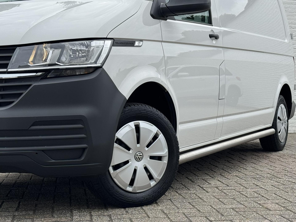 Volkswagen Transporter-2.0 TDI L2H1 Navigatie Trekhaak Carplay Cruise Airco Lat om lat 4 Seizoenen banden - Fourgon utilitaire: photos 3 Volkswagen Transporter-2.0 TDI L2H1 Navigatie Trekhaak Carplay Cruise Airco Lat om lat 4 Seizoenen banden - Fourgon utilitaire: photos 3