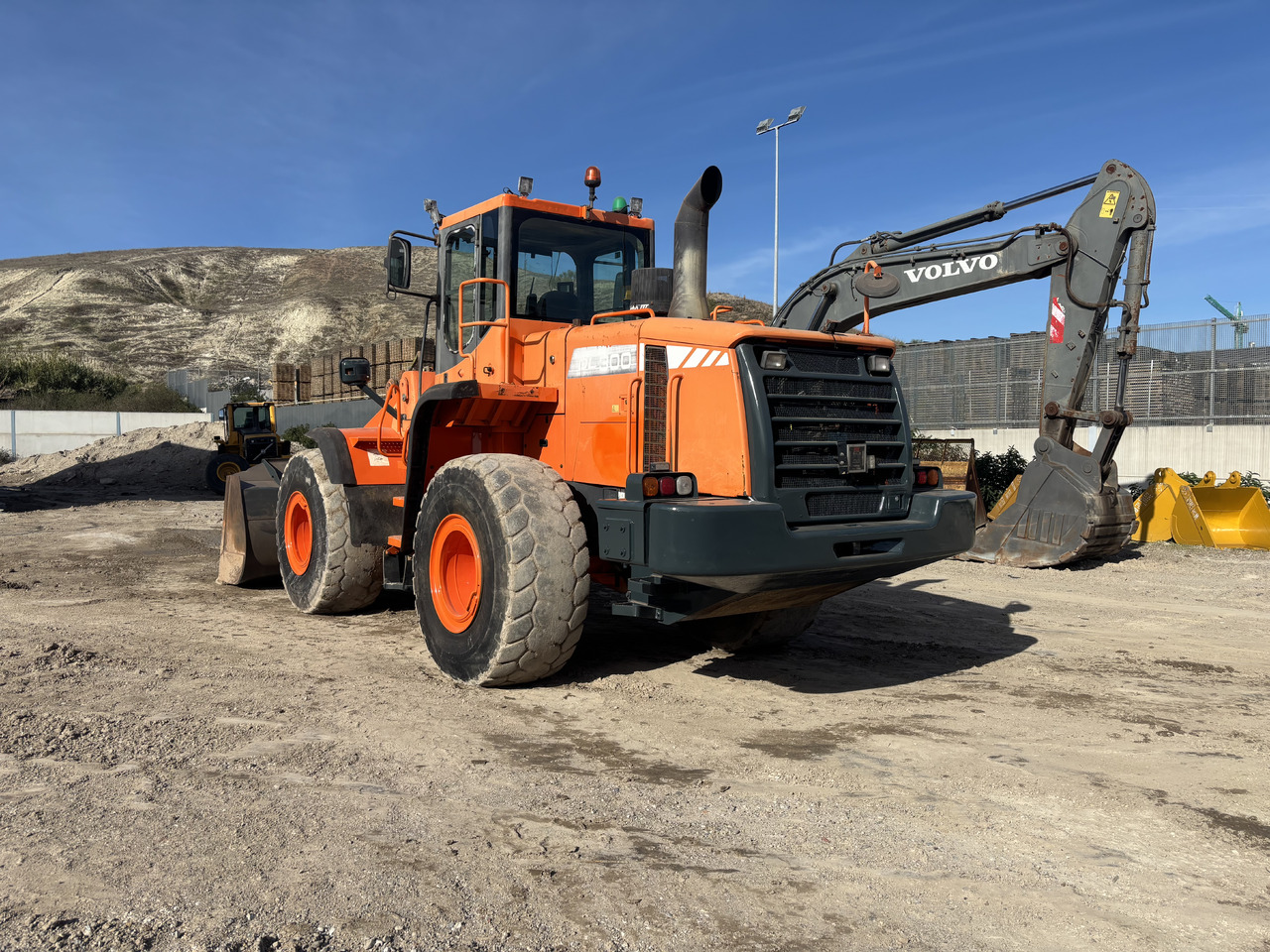 Doosan DL300 - Chargeuse sur pneus: photos 3 Doosan DL300 - Chargeuse sur pneus: photos 3