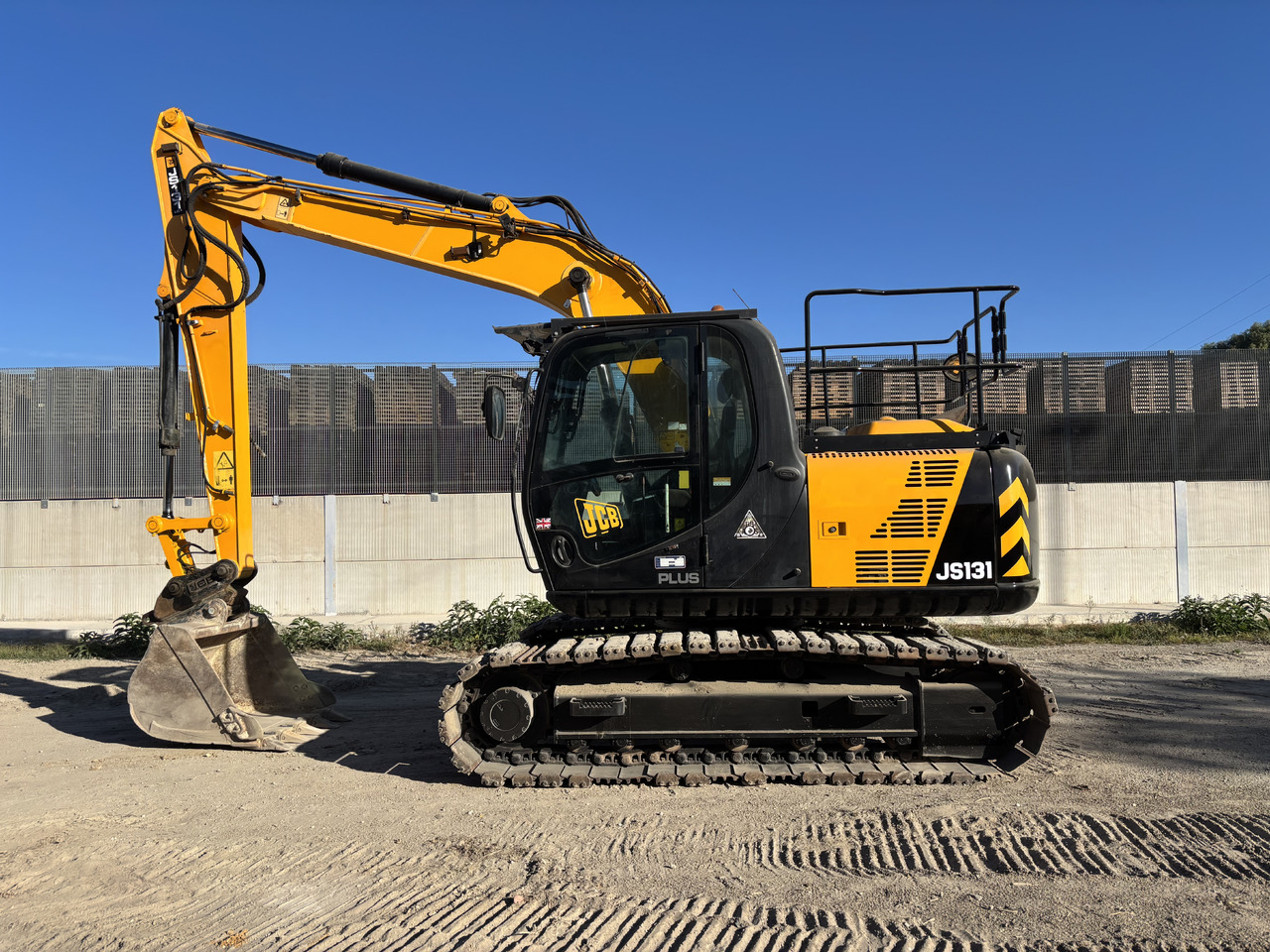 JCB JS131LC - Pelle sur chenille: photos 2 JCB JS131LC - Pelle sur chenille: photos 2