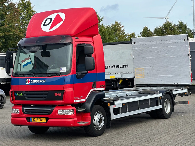 DAF Hytruck C16E 4x2 BDF/ Volledig Elektrisch / Laadklep / Apk 07-2026! - Camion porte-conteneur/ Caisse mobile, Camion électrique: photos 1 DAF Hytruck C16E 4x2 BDF/ Volledig Elektrisch / Laadklep / Apk 07-2026! - Camion porte-conteneur/ Caisse mobile, Camion électrique: photos 1