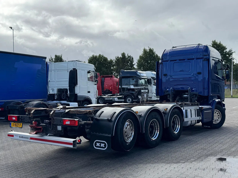 Scania R520 V8 8x4*4 Retarder / BDF / Full Air / Euro 6 - Camion porte-conteneur/ Caisse mobile: photos 3 Scania R520 V8 8x4*4 Retarder / BDF / Full Air / Euro 6 - Camion porte-conteneur/ Caisse mobile: photos 3