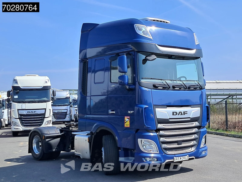 DAF XF 480 4X2 SSC Retarder PTO Standklima Alcoa's Navi ACC LED - Tracteur routier: photos 3 DAF XF 480 4X2 SSC Retarder PTO Standklima Alcoa's Navi ACC LED - Tracteur routier: photos 3