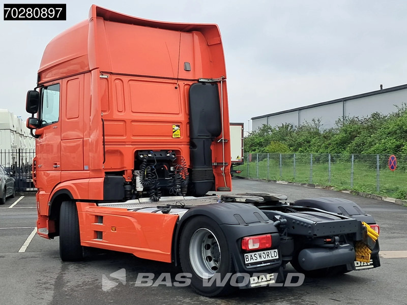 DAF XF 530 4X2 SSC Retarder 2x Tanks Standklima Navi ACC LED - Tracteur routier: photos 2 DAF XF 530 4X2 SSC Retarder 2x Tanks Standklima Navi ACC LED - Tracteur routier: photos 2