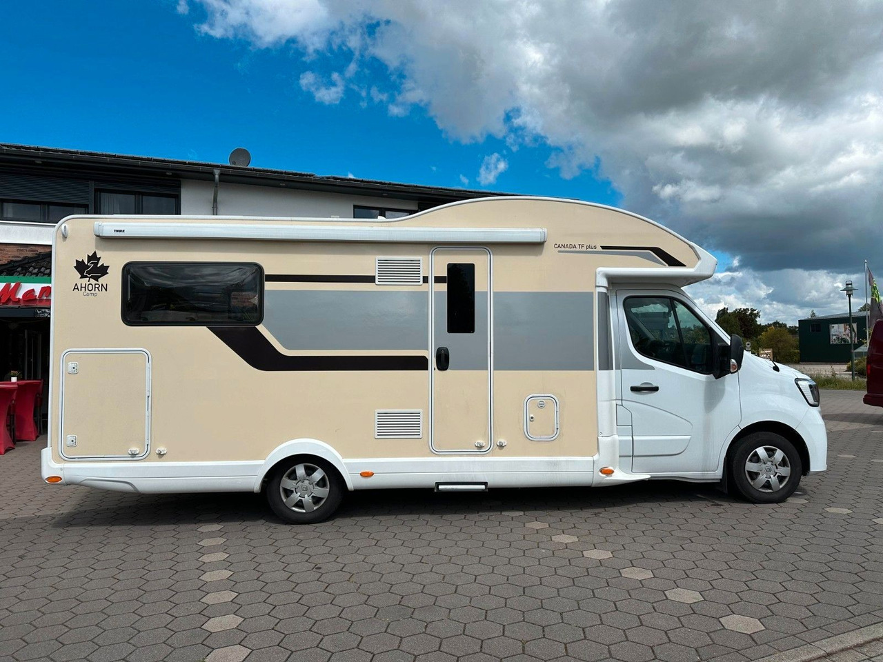 Ahorn Canada TF Plus /1. Hand / Einzelbetten / Hubbett - Camping-car profilé: photos 3 Ahorn Canada TF Plus /1. Hand / Einzelbetten / Hubbett - Camping-car profilé: photos 3