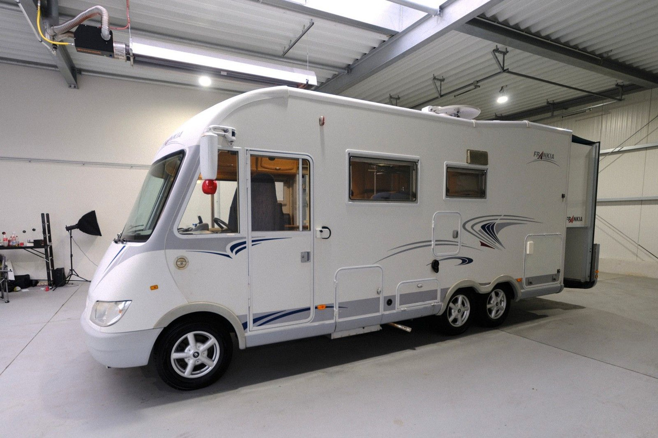 Frankia I 650 QS HolidayClass/Festbett+Hubbett/Klima/DPF - Camping-car intégral: photos 2 Frankia I 650 QS HolidayClass/Festbett+Hubbett/Klima/DPF - Camping-car intégral: photos 2