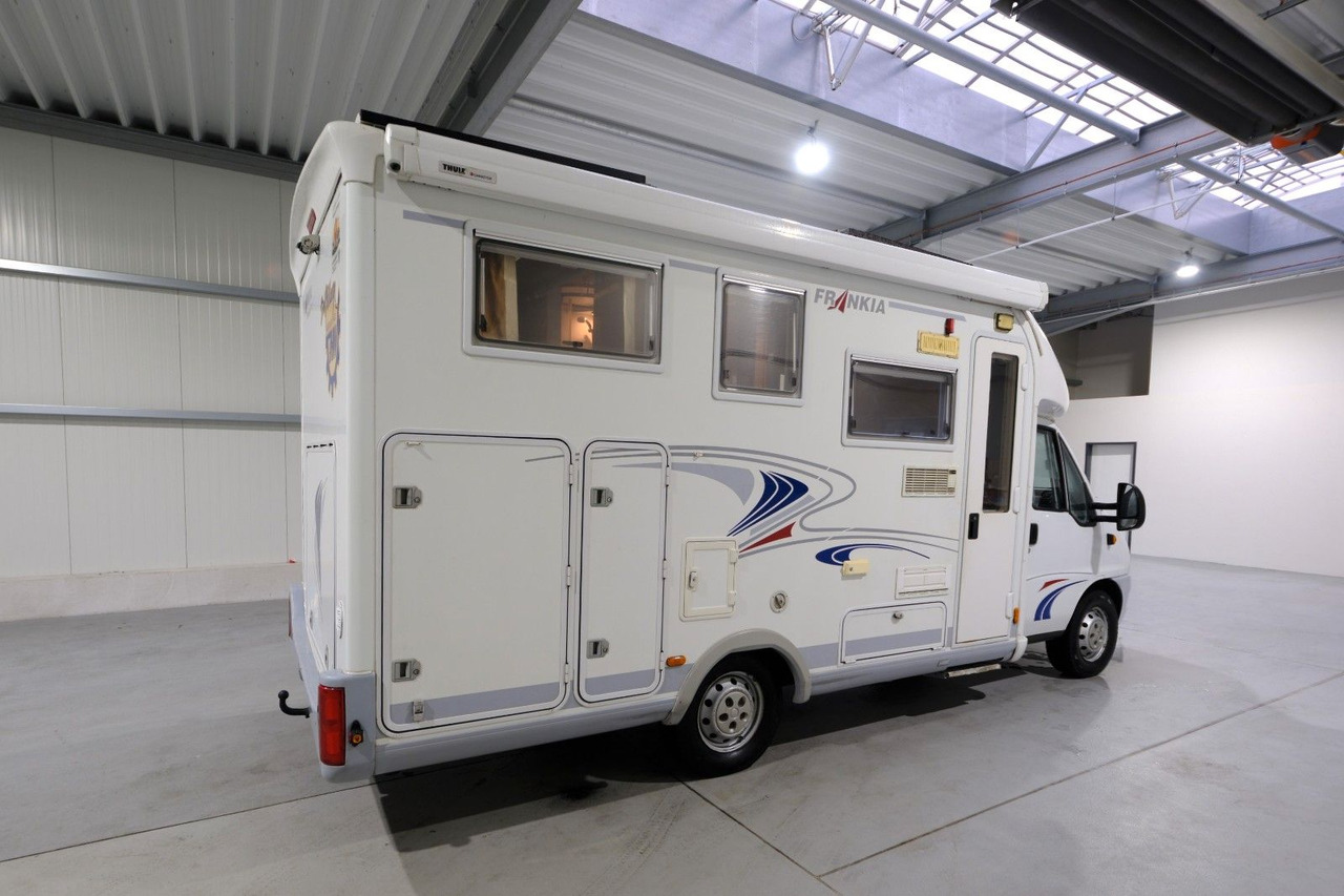 Frankia T 650 BD/Festbett/Garage/Solar/Markise Frankia T 650 BD/Festbett/Garage/Solar/Markise - Camping-car profilé: photos 4 Frankia T 650 BD/Festbett/Garage/Solar/Markise Frankia T 650 BD/Festbett/Garage/Solar/Markise - Camping-car profilé: photos 4