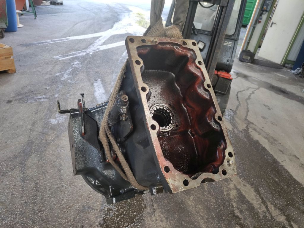 Lindner Geotrac 100 Ausschlachtteile (15669) - Pièces de rechange pour Tracteur agricole: photos 3 Lindner Geotrac 100 Ausschlachtteile (15669) - Pièces de rechange pour Tracteur agricole: photos 3