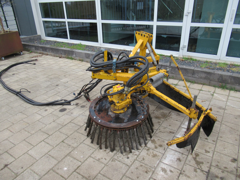 HWH RH-25315 Onkruidborstel Zwaar + HYDRO unit - Balayeuse de voirie: photos 2 HWH RH-25315 Onkruidborstel Zwaar + HYDRO unit - Balayeuse de voirie: photos 2