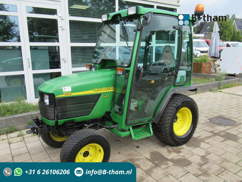 John Deere 4110 4WD 4x4 Hydrostaat Cabine - Tracteur agricole: photos 1 John Deere 4110 4WD 4x4 Hydrostaat Cabine - Tracteur agricole: photos 1