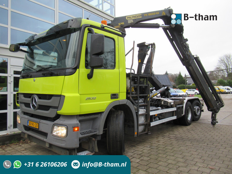 Mercedes-Benz ACTROS 2532 6x2 Palift T20 + Palfinger PK18002-EH Haak - Kraan - Camion ampliroll, Camion grue: photos 1 Mercedes-Benz ACTROS 2532 6x2 Palift T20 + Palfinger PK18002-EH Haak - Kraan - Camion ampliroll, Camion grue: photos 1
