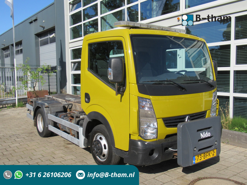 Renault Maxity 2.5DCi 107KW Chassis Twist Lock AIRCO - Véhicule utilitaire: photos 1 Renault Maxity 2.5DCi 107KW Chassis Twist Lock AIRCO - Véhicule utilitaire: photos 1