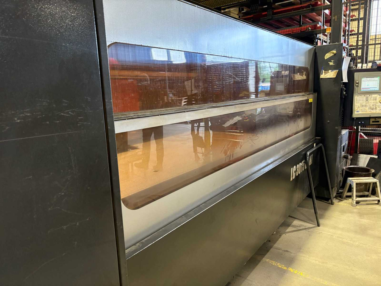 CNC Controlled CO2 Laser Cutting Machine Amada LC 3015 X1 NT - Machine à métaux: photos 3 CNC Controlled CO2 Laser Cutting Machine Amada LC 3015 X1 NT - Machine à métaux: photos 3