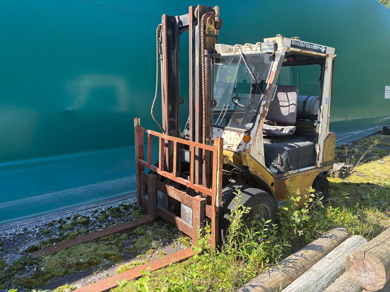 Gas forklift TCM F G25N4 for refurbishment/spare parts - Chariot élévateur à gaz: photos 1 Gas forklift TCM F G25N4 for refurbishment/spare parts - Chariot élévateur à gaz: photos 1