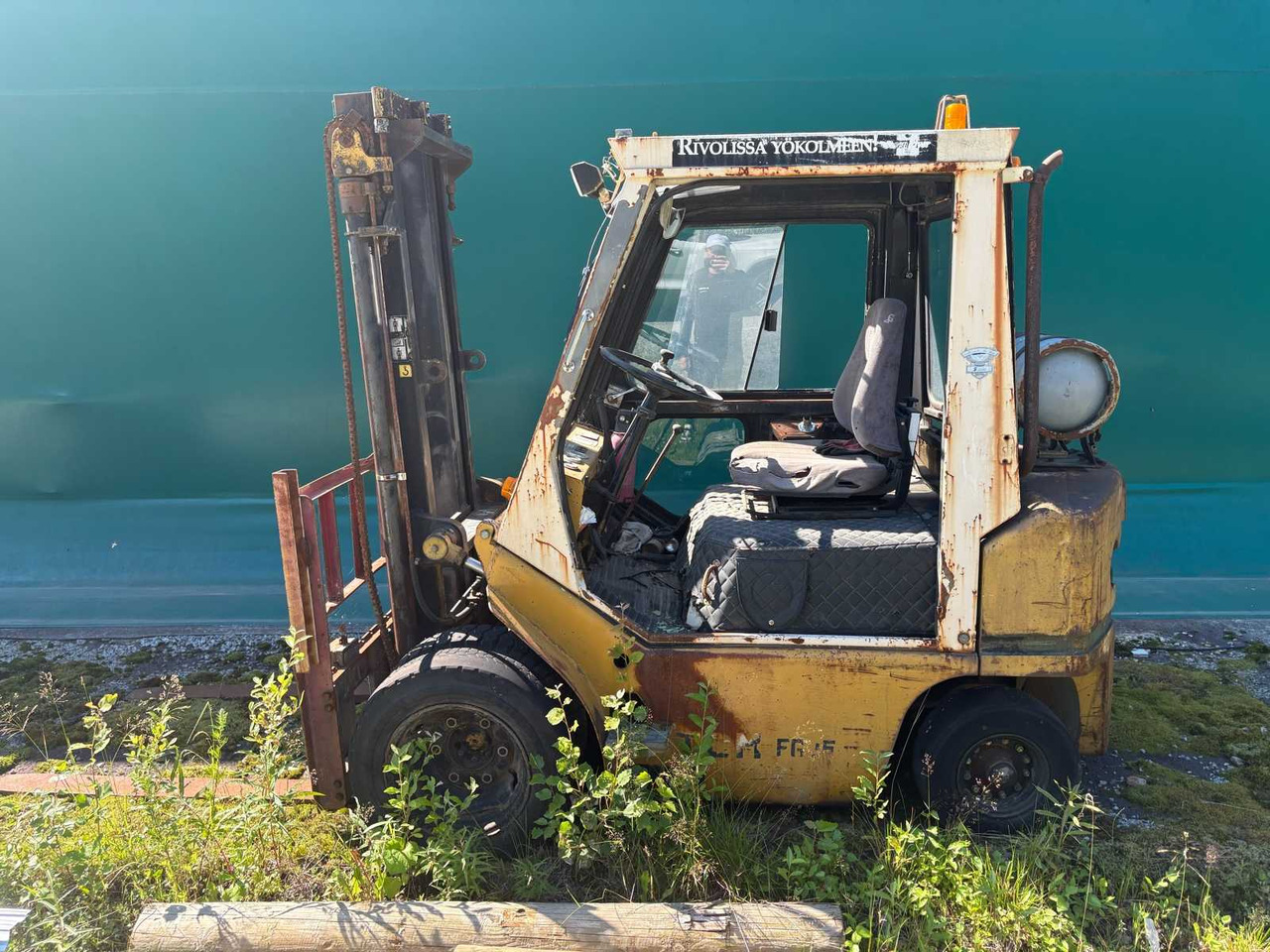 Gas forklift TCM F G25N4 for refurbishment/spare parts - Chariot élévateur à gaz: photos 2 Gas forklift TCM F G25N4 for refurbishment/spare parts - Chariot élévateur à gaz: photos 2
