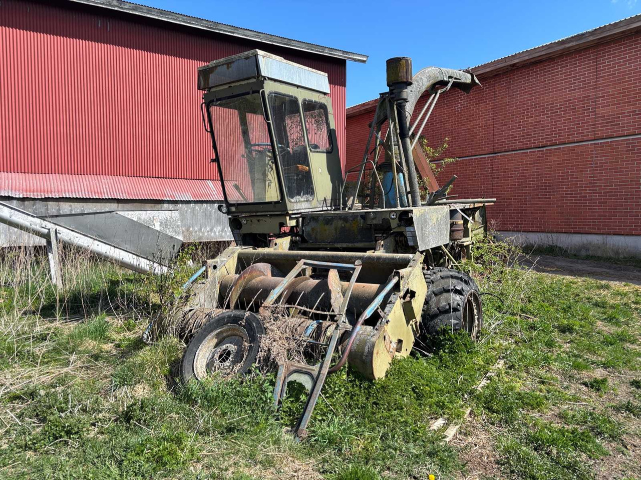 Harvester Fortschritt E-294C (for repair/spare parts) - Matériel de récolte: photos 1 Harvester Fortschritt E-294C (for repair/spare parts) - Matériel de récolte: photos 1