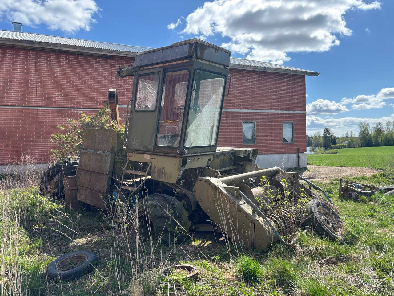 Harvester Fortschritt E-294C (for repair/spare parts) - Matériel de récolte: photos 3 Harvester Fortschritt E-294C (for repair/spare parts) - Matériel de récolte: photos 3