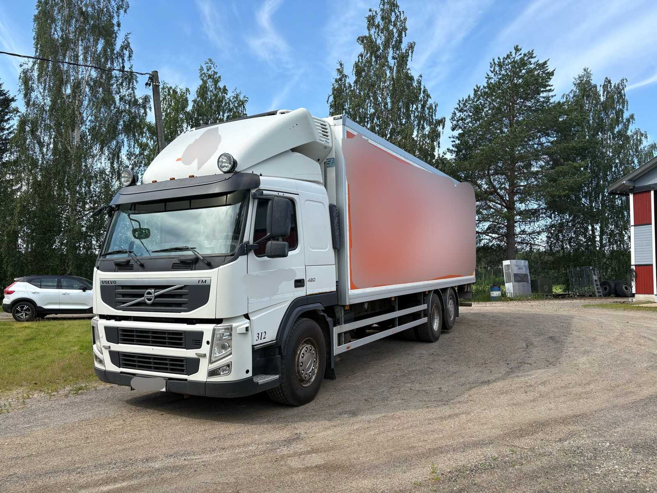 Refrigerated truck Volvo FM-FM 62R B- 6*2/560 + 137 12.8 - Camion frigorifique: photos 1 Refrigerated truck Volvo FM-FM 62R B- 6*2/560 + 137 12.8 - Camion frigorifique: photos 1