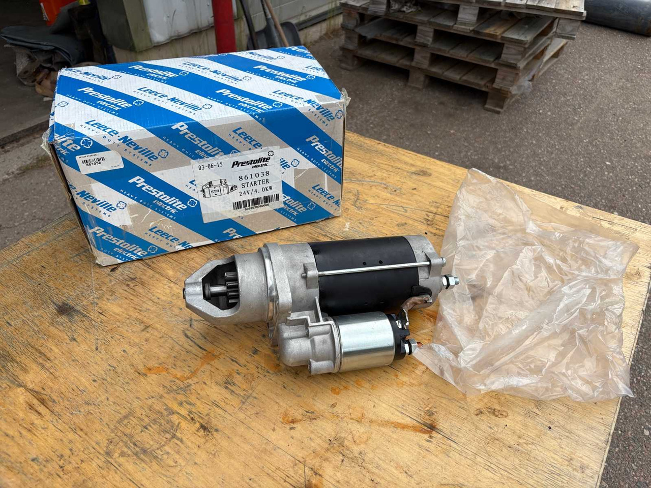 Starter motor Prestolite - Démarreur pour Engins de chantier: photos 1 Starter motor Prestolite - Démarreur pour Engins de chantier: photos 1