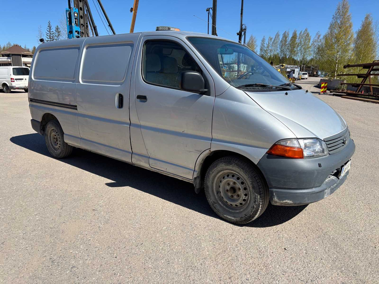 Van Toyota Hiace 2.5TD - Fourgon utilitaire: photos 1 Van Toyota Hiace 2.5TD - Fourgon utilitaire: photos 1