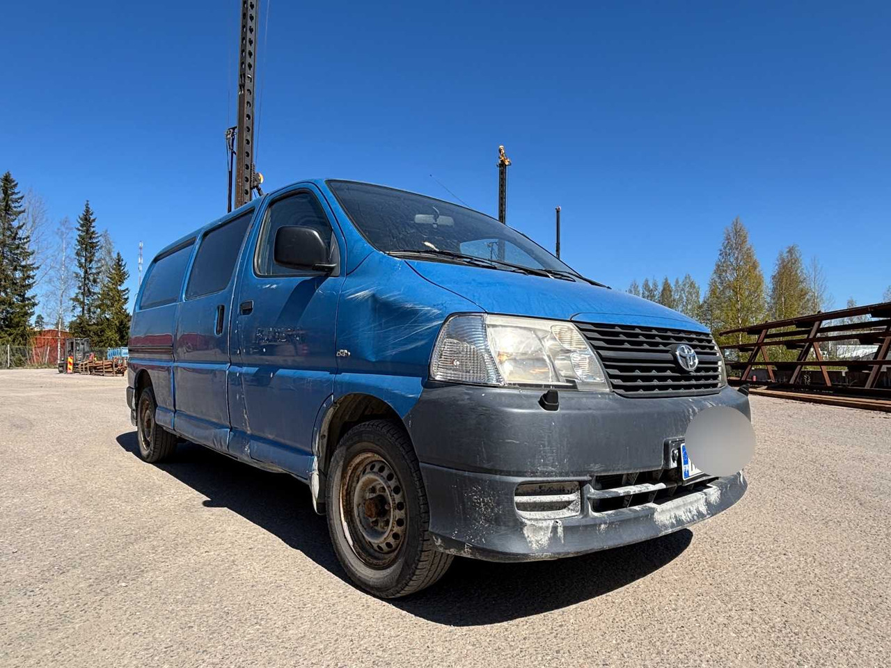 Van Toyota Hiace 2.5TD - Fourgon utilitaire: photos 1 Van Toyota Hiace 2.5TD - Fourgon utilitaire: photos 1