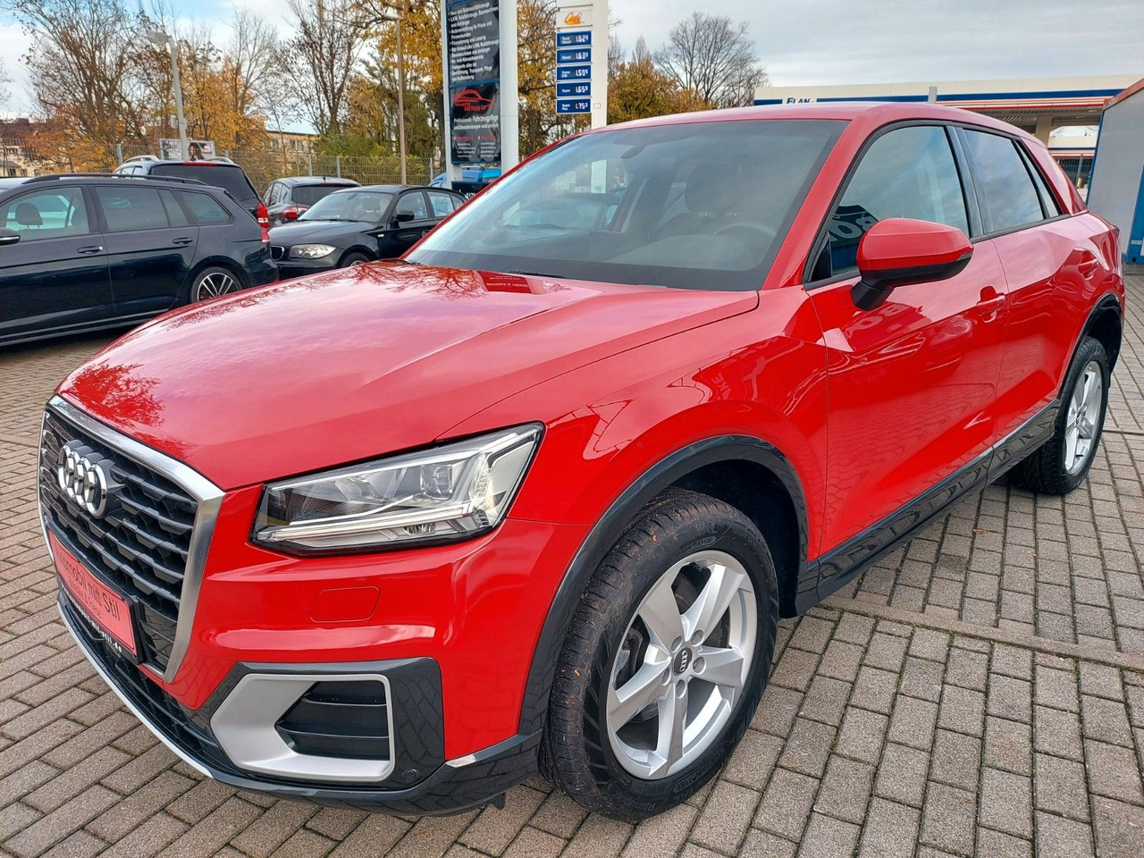 Audi Q2 40 TFSI quattro sport LED Leder Kamera AHK - SUV: photos 5 Audi Q2 40 TFSI quattro sport LED Leder Kamera AHK - SUV: photos 5