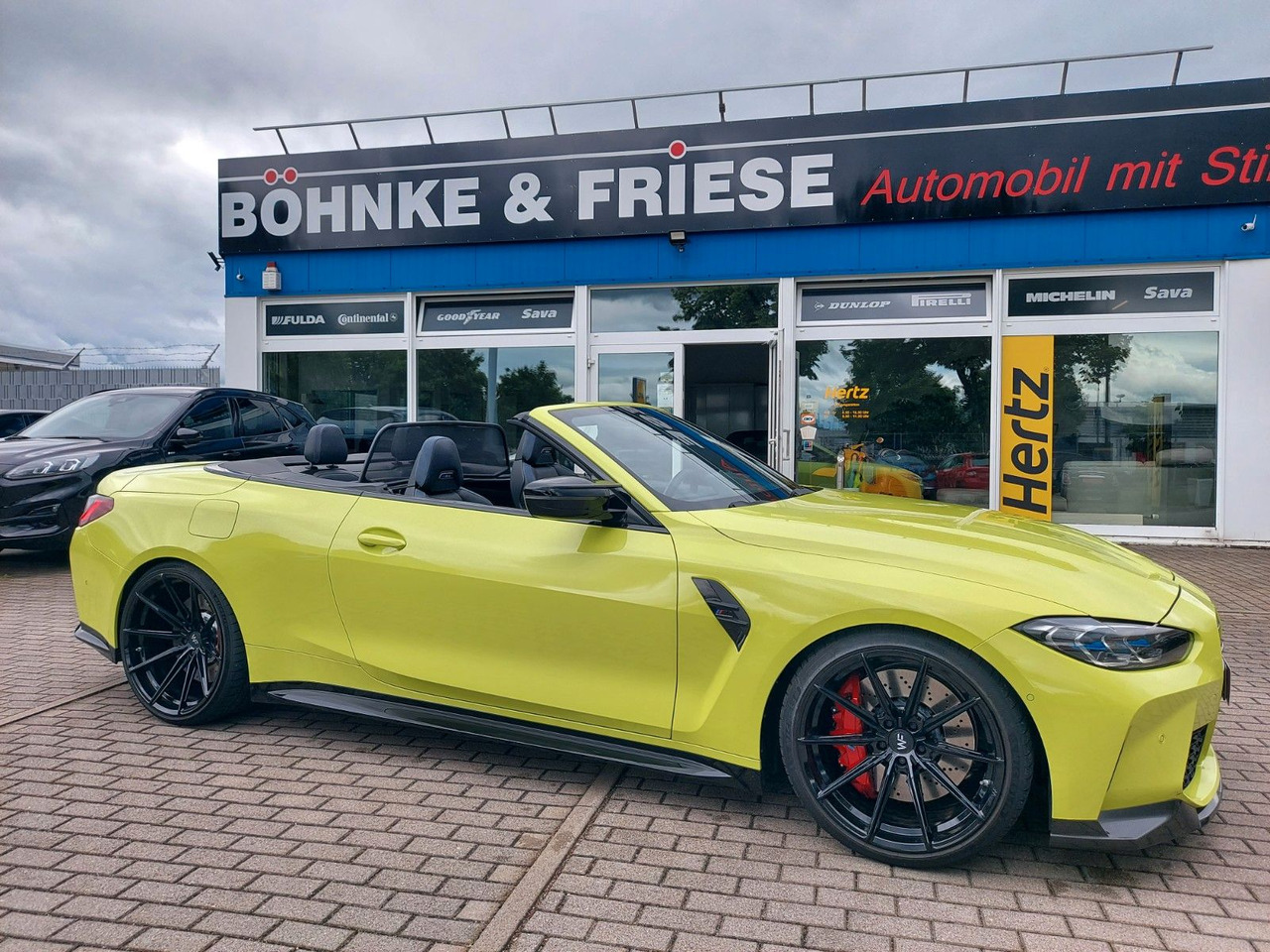BMW M4 Cabrio G83 xDrive Competition M-Sport H&K - Cabriolet: photos 1 BMW M4 Cabrio G83 xDrive Competition M-Sport H&K - Cabriolet: photos 1