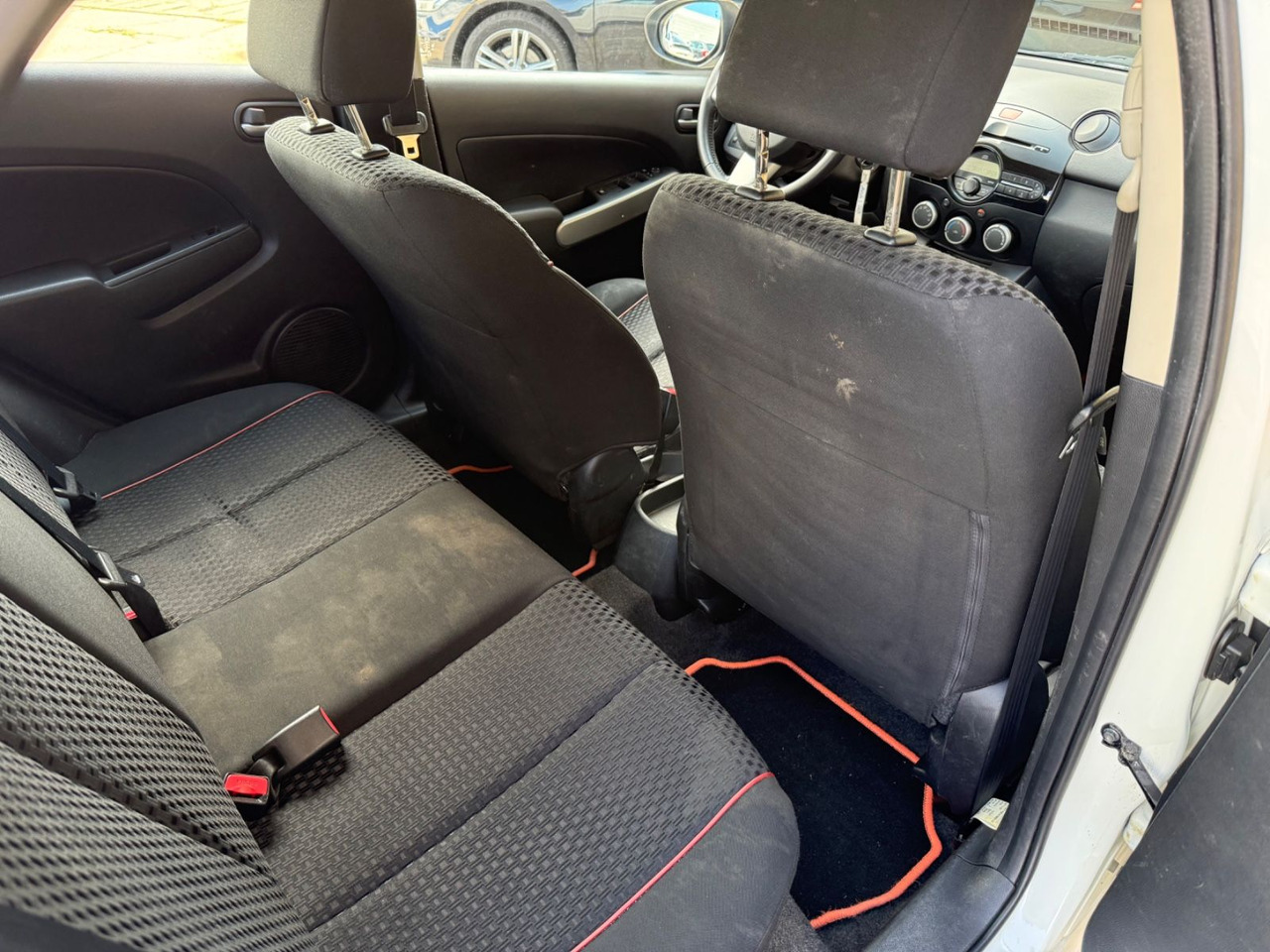 Voiture Mazda 2 Lim. 1.3 Origami 5 TÜER KLIMA SHZ TÜV NEU: photos 14 Voiture Mazda 2 Lim. 1.3 Origami 5 TÜER KLIMA SHZ TÜV NEU: photos 14