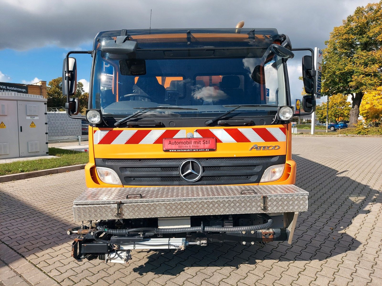 Mercedes-Benz Atego 2 6-Zyl. 4x2 1324 Schmidt SK 600 Klima - Balayeuse de voirie: photos 3 Mercedes-Benz Atego 2 6-Zyl. 4x2 1324 Schmidt SK 600 Klima - Balayeuse de voirie: photos 3