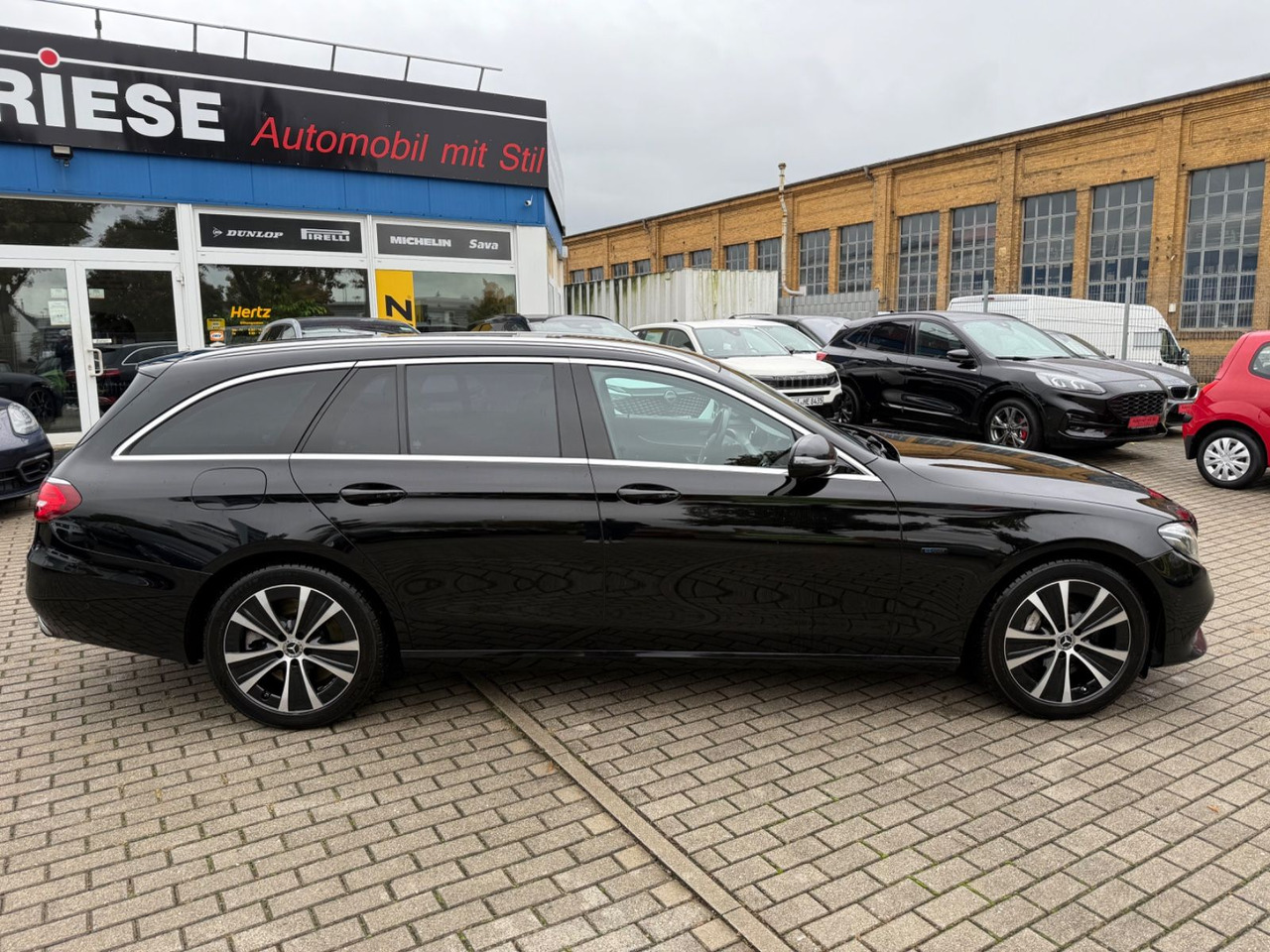 Mercedes-Benz E -Klasse T-Modell E 300 de LED NAVI ACC TEILLED - Voiture break: photos 3 Mercedes-Benz E -Klasse T-Modell E 300 de LED NAVI ACC TEILLED - Voiture break: photos 3