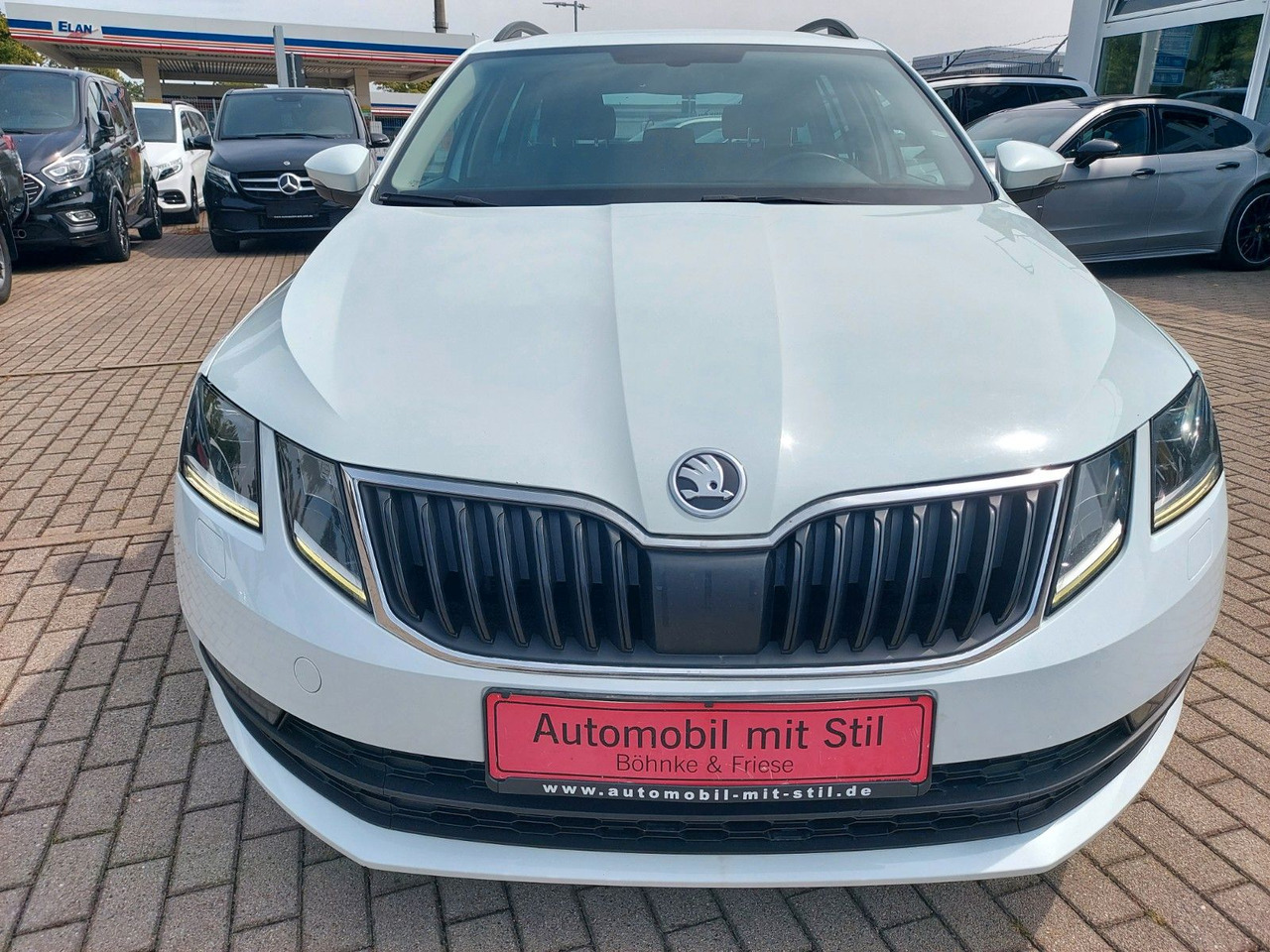Skoda Octavia Combi Drive LED ACC Radar DAB 8xRad AHK - Voiture break: photos 4 Skoda Octavia Combi Drive LED ACC Radar DAB 8xRad AHK - Voiture break: photos 4