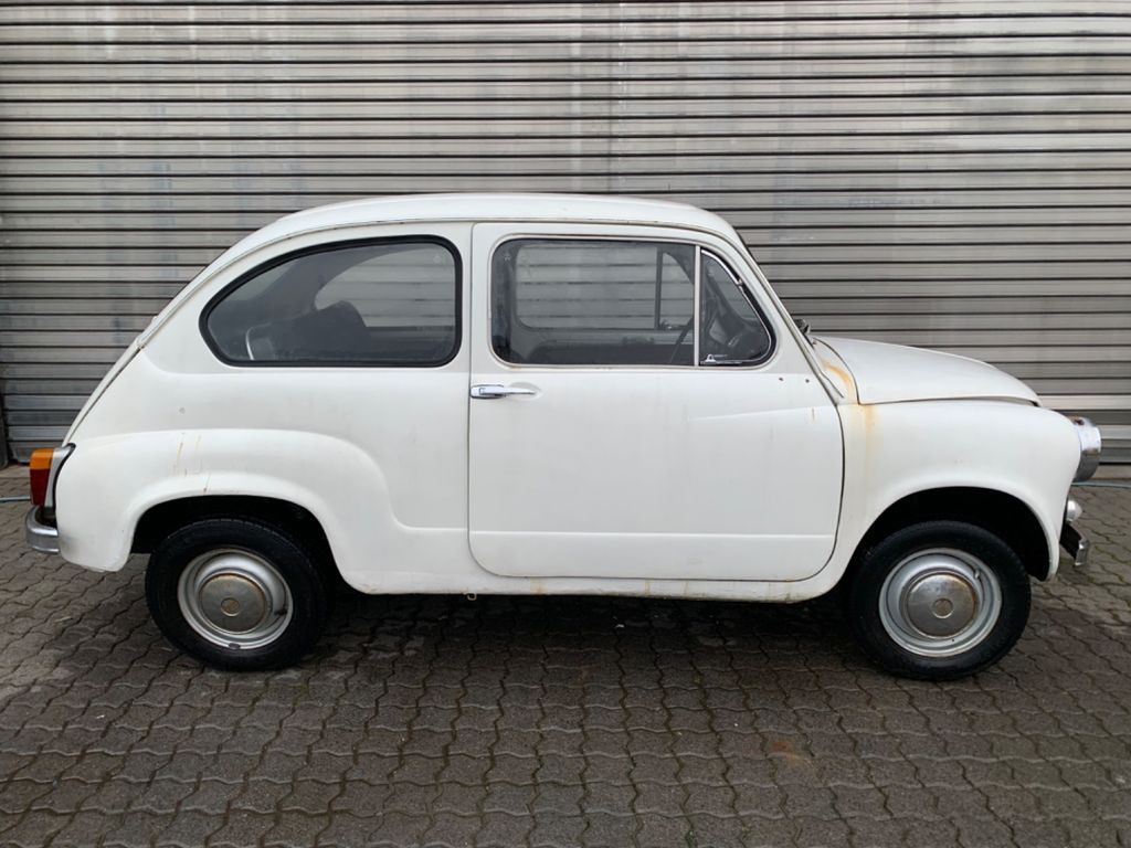 Voiture Zastava 750 LE