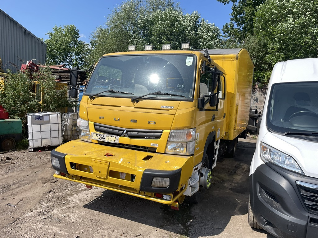 Mitsubishi Fusso - Camion fourgon: photos 2 Mitsubishi Fusso - Camion fourgon: photos 2