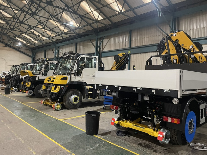 UNIMOG Unimog 423, 4x4, Mercedes Benz, Hiab - Camion grue: photos 4 UNIMOG Unimog 423, 4x4, Mercedes Benz, Hiab - Camion grue: photos 4