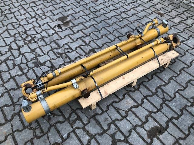 Caterpillar D6 R/T Lift Cilinder OEM 2274008/2274007 - Hydraulique: photos 2 Caterpillar D6 R/T Lift Cilinder OEM 2274008/2274007 - Hydraulique: photos 2