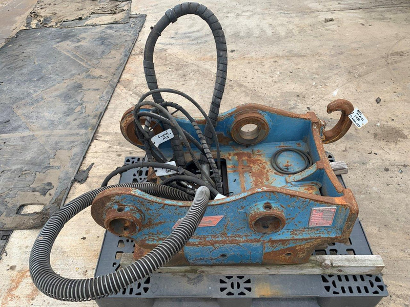 Oil Quick OQ 80 - Attache rapide: photos 1 Oil Quick OQ 80 - Attache rapide: photos 1