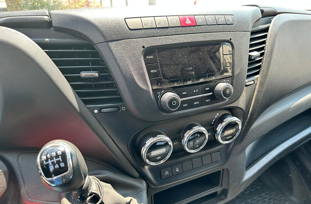 Iveco daily 35c16 euro 6 furgone e sponda - Fourgon grand volume: photos 5 Iveco daily 35c16 euro 6 furgone e sponda - Fourgon grand volume: photos 5