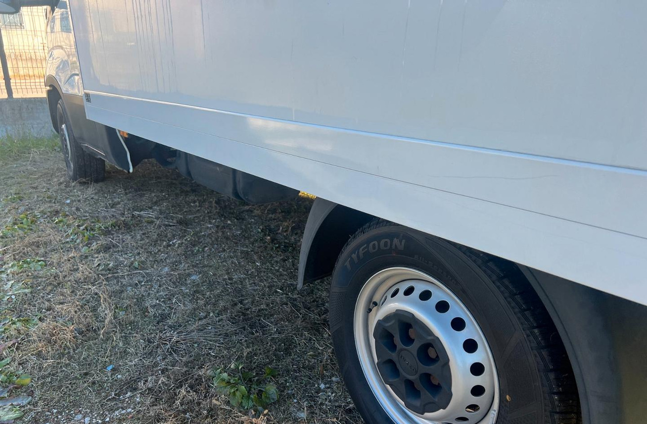 Fourgon grand volume Iveco daily 35s15 furgone euro 6: photos 8