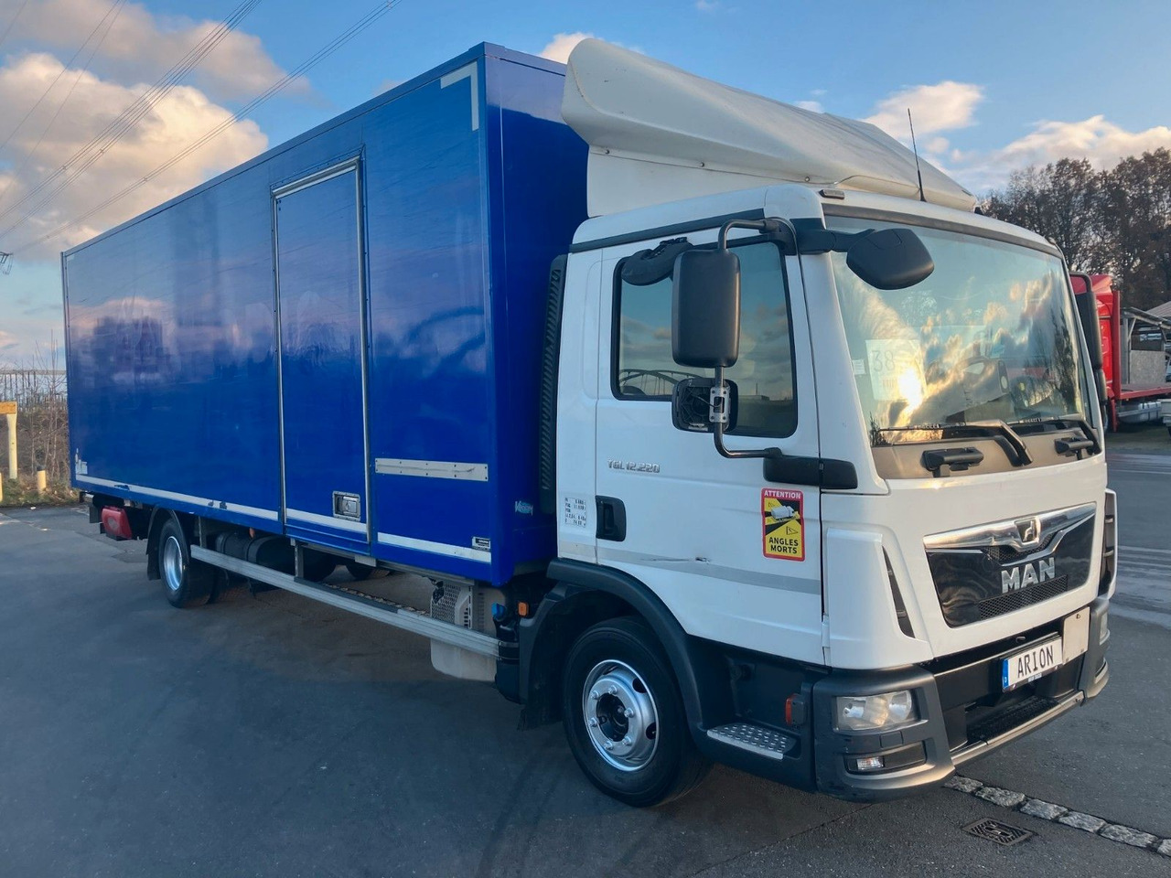 MAN TGL 12.220 4x2 BL Koffer/LBW/DHOLLANDIA/AC/EU6 MAN TGL 12.220 4x2 BL Koffer/LBW/DHOLLANDIA/AC/EU6 - Camion fourgon: photos 1 MAN TGL 12.220 4x2 BL Koffer/LBW/DHOLLANDIA/AC/EU6 MAN TGL 12.220 4x2 BL Koffer/LBW/DHOLLANDIA/AC/EU6 - Camion fourgon: photos 1