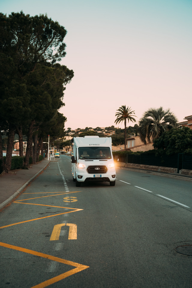 ETRUSCO Etrusco V 6.8 SCF - Camping-car: photos 3 ETRUSCO Etrusco V 6.8 SCF - Camping-car: photos 3