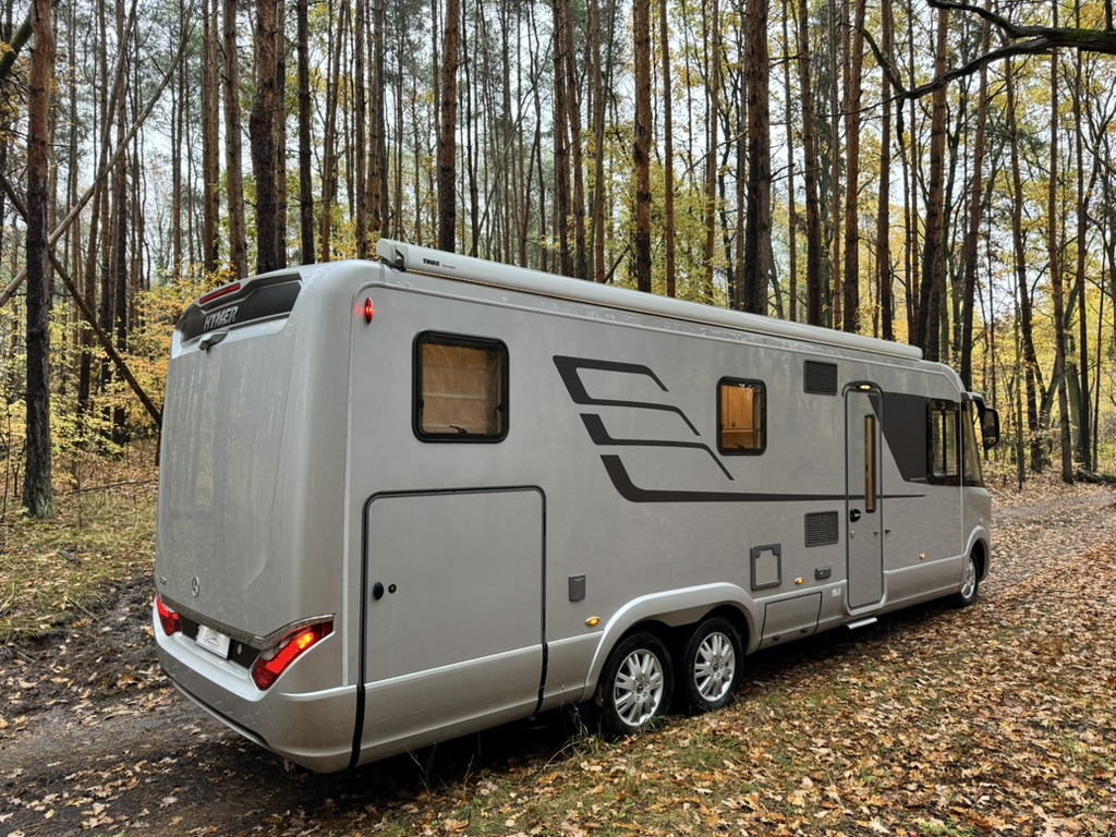 HYMER / ERIBA BML880 - Camping-car intégral: photos 3 HYMER / ERIBA BML880 - Camping-car intégral: photos 3