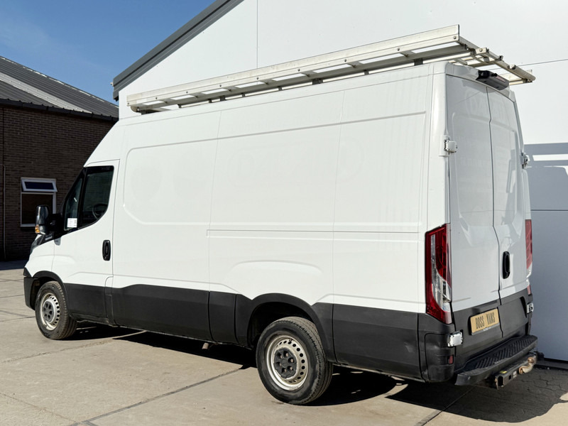 Iveco Daily 35S13 ***Marge/Margin***Automaat L2H2 Climate Control Cruise Control Trekhaak Navigatie Imperiaal - Fourgon utilitaire: photos 2 Iveco Daily 35S13 ***Marge/Margin***Automaat L2H2 Climate Control Cruise Control Trekhaak Navigatie Imperiaal - Fourgon utilitaire: photos 2