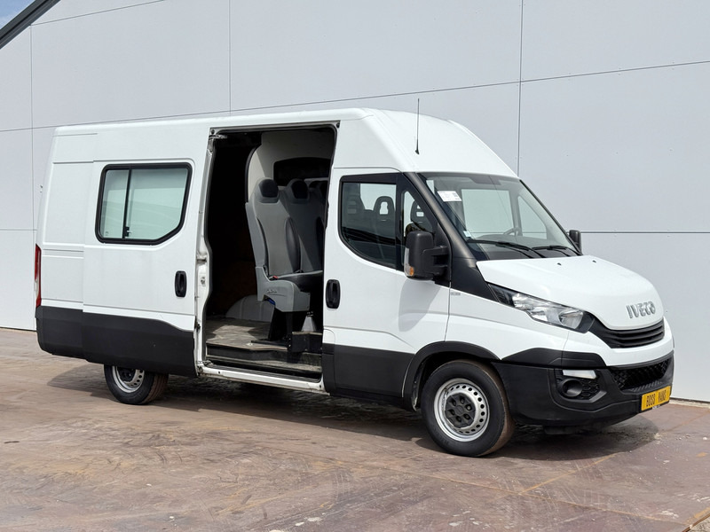 Iveco Daily 35S14 2.3 L2H2 Dubbele Cabine 7 Stoelen Mixto DoKa Airco Cruise Control Trekhaak 3.5t Lucht geveerde stoel - Fourgon utilitaire, Utilitaire double cabine: photos 5 Iveco Daily 35S14 2.3 L2H2 Dubbele Cabine 7 Stoelen Mixto DoKa Airco Cruise Control Trekhaak 3.5t Lucht geveerde stoel - Fourgon utilitaire, Utilitaire double cabine: photos 5
