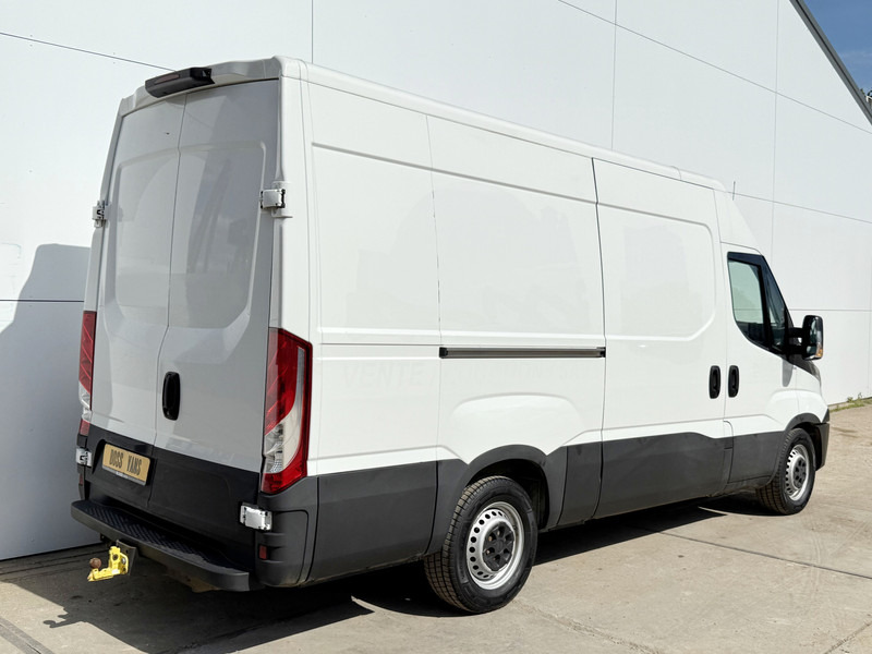 Iveco Daily 35S14 L2H2 Luchtvering Trekhaak Cruise Control Climate Control Lucht Geveerde Bestuurdersstoel - Fourgon utilitaire: photos 3 Iveco Daily 35S14 L2H2 Luchtvering Trekhaak Cruise Control Climate Control Lucht Geveerde Bestuurdersstoel - Fourgon utilitaire: photos 3