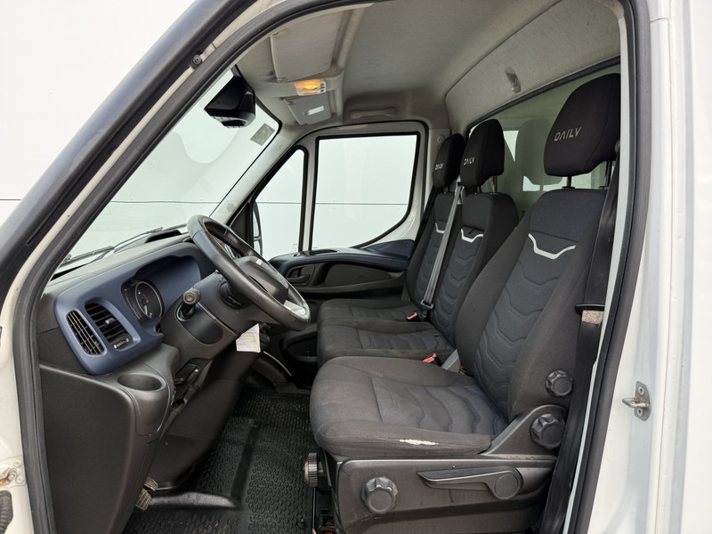 Iveco Daily 35S18 3.0 Laadklep Automaat LED Climate Control Adaptieve Cruise Control Standkachel Camera Navigatie - Fourgon grand volume: photos 5 Iveco Daily 35S18 3.0 Laadklep Automaat LED Climate Control Adaptieve Cruise Control Standkachel Camera Navigatie - Fourgon grand volume: photos 5